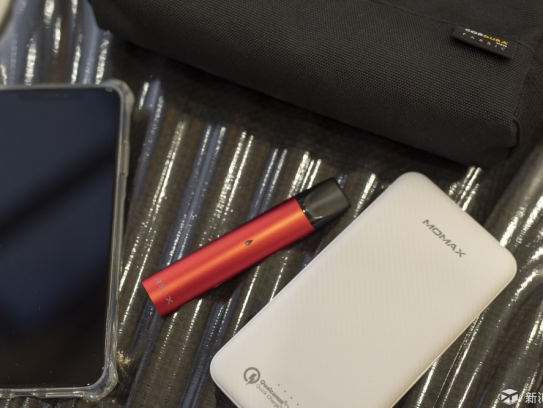 Lana冰爽系列透明发光悦刻一代烟弹 Lana冰爽系列透明发光悦刻一代烟弹